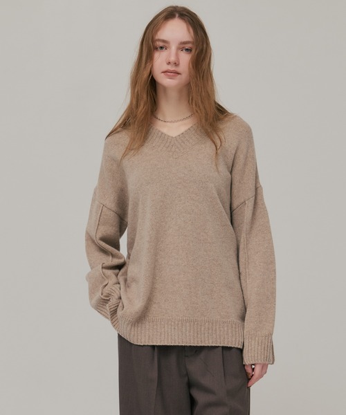 PUBLIC TOKYO（パブリックトウキョウ）の「ラムウールVネックニット（ニット/セーター・レディース・ベージュ/ブラック/オレンジ・FREE）」の21枚目の写真