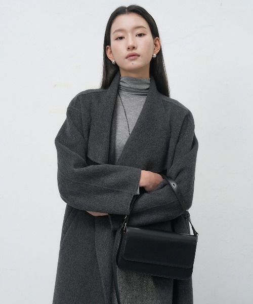 GENERAL IDEA（ジェネラルアイデア）の「【GENERAL IDEA】ハンドメイドショールカラーロングコート / HANDMADE SHAWL COLLAR LONG COAT（チェスターコート・レディース・ブラウン/チャコール・L/M/S）」の4枚目の写真