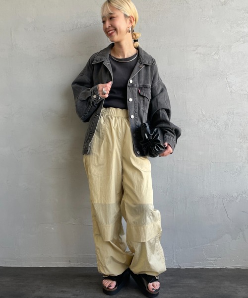 Levi's（リーバイス）の「[LEVI’S/リーバイス] 90’s トラッカーデニムジャケット（デニムジャケット・レディース・ライトインディゴブルー/ブラック・S）」の9枚目の写真