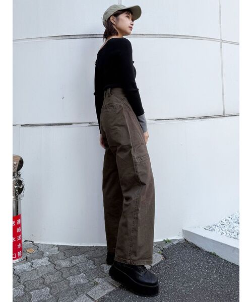 MURUA(ムルーア)の「パッチポケットバレルレッグパンツ(その他パンツ・レディース・カーキ/ブラウン・2/1)」の9枚目の写真