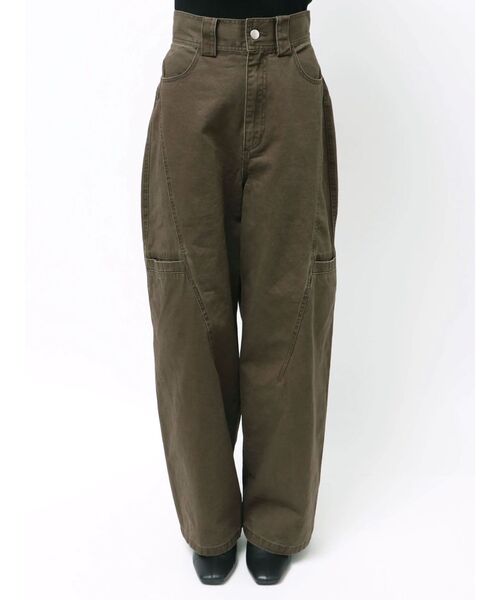MURUA(ムルーア)の「パッチポケットバレルレッグパンツ(その他パンツ・レディース・カーキ/ブラウン・2/1)」の11枚目の写真