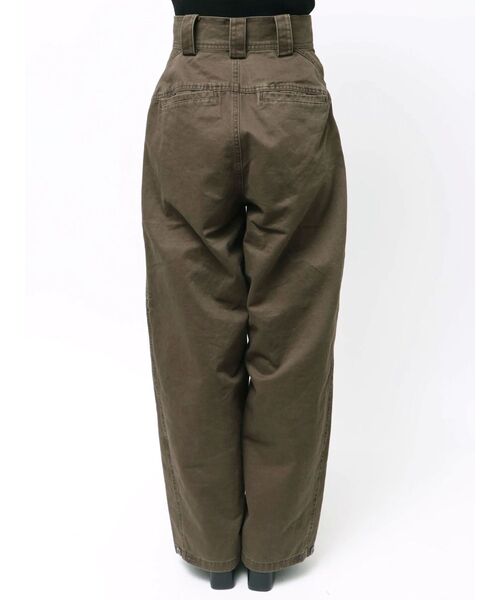 MURUA(ムルーア)の「パッチポケットバレルレッグパンツ(その他パンツ・レディース・カーキ/ブラウン・2/1)」の13枚目の写真