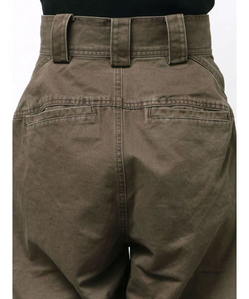 MURUA(ムルーア)の「パッチポケットバレルレッグパンツ(その他パンツ・レディース・カーキ/ブラウン・2/1)」の14枚目の写真