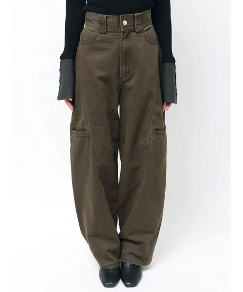 MURUA(ムルーア)の「パッチポケットバレルレッグパンツ(その他パンツ・レディース・カーキ/ブラウン・2/1)」の20枚目の写真