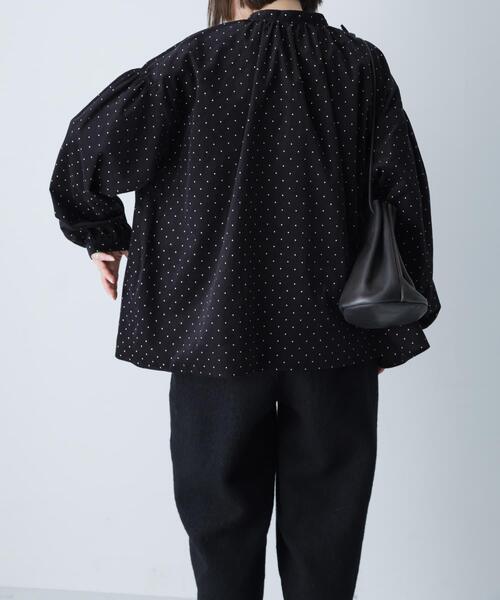 かぐれ（カグレ）の「ドットコーデュロイブラウス（シャツ/ブラウス・レディース・ブラック/チャコールグレー・FREE）」の5枚目の写真