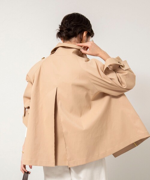 NOLLEY’S（ノーリーズ）の「NMPウォッシャブルショートトレンチコート（ブルゾン・レディース・ベージュ/オフホワイト・M）」の22枚目の写真