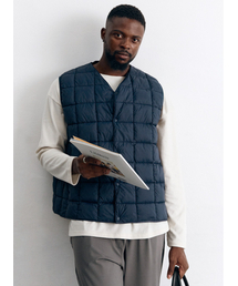 AIRIT（アイリット）の「VネックジェントルパディングベストAM2060NV（ダウンベスト）」