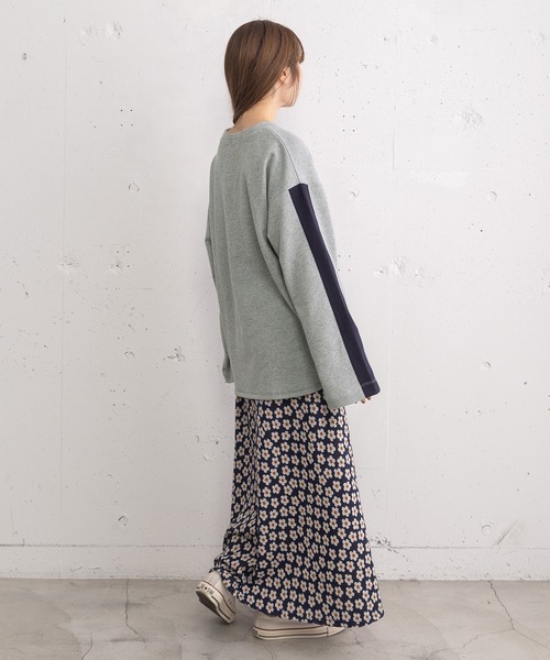 POU DOU DOU(プードゥドゥ)の「HRUプリント袖ライン裏毛プルオーバー(Tシャツ/カットソー・レディース・グレー/オートミール/グリーン・3)」の18枚目の写真