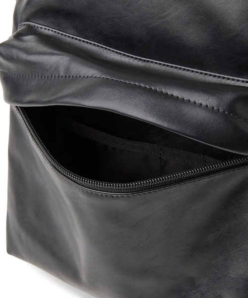 NEW ERA(ニューエラ)の「NEW ERA/ニューエラ バックパック ライトパック 27L シンセティックレザー ブラック 14750898(バックパック/リュック・メンズ・ブラック・FREE)」の6枚目の写真
