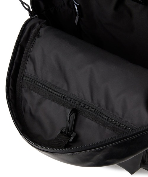 NEW ERA(ニューエラ)の「NEW ERA/ニューエラ バックパック ライトパック 27L シンセティックレザー ブラック 14750898(バックパック/リュック・メンズ・ブラック・FREE)」の7枚目の写真