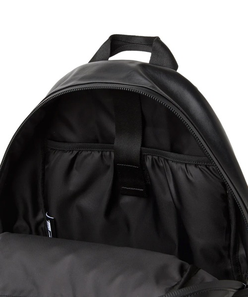 NEW ERA(ニューエラ)の「NEW ERA/ニューエラ バックパック ライトパック 27L シンセティックレザー ブラック 14750898(バックパック/リュック・メンズ・ブラック・FREE)」の8枚目の写真