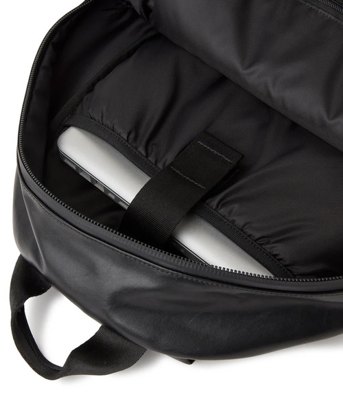 NEW ERA(ニューエラ)の「NEW ERA/ニューエラ バックパック ライトパック 27L シンセティックレザー ブラック 14750898(バックパック/リュック・メンズ・ブラック・FREE)」の9枚目の写真