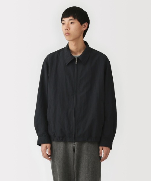 無印良品(ムジルシリョウヒン)の「紳士 撥水ジップアップブルゾン(ブルゾン・メンズ・ライトグレー/チャコールグレー/ブラック・S/M/L/XL)」の2枚目の写真