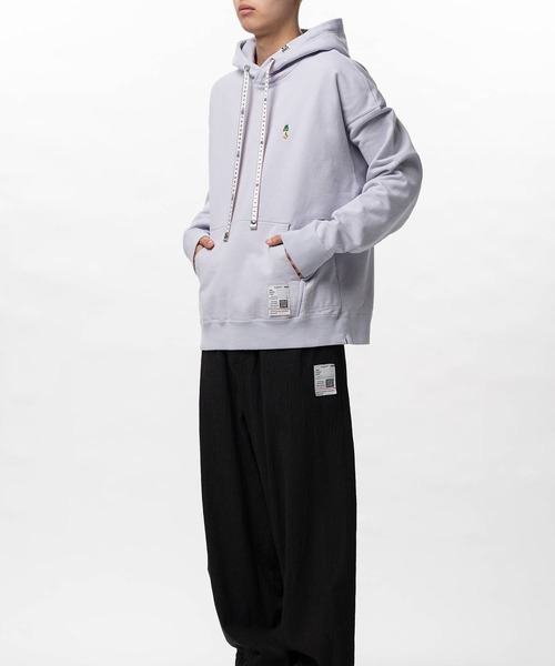 Maison MIHARA YASUHIRO（メゾンミハラヤスヒロ）の「【MIHARAYASUHIRO/ミハラヤスヒロ】LEON EMBROIDERY HOODIE（パーカー・メンズ・ブラック/グレー/パープル・44/46/48）」の10枚目の写真
