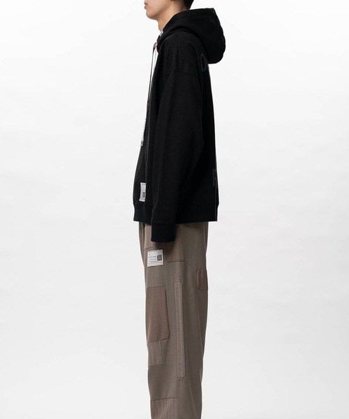 Maison MIHARA YASUHIRO（メゾンミハラヤスヒロ）の「【MIHARAYASUHIRO/ミハラヤスヒロ】LEON EMBROIDERY HOODIE（パーカー・メンズ・ブラック/グレー/パープル・44/46/48）」の13枚目の写真