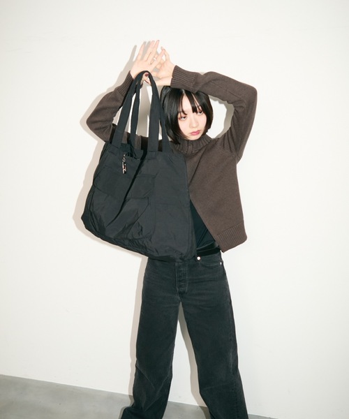 TONER(トナー)の「ナイロンミリタリートートバッグ/ロゴプレート付き(トートバッグ・レディース・ブラウン/カーキ/ブラック/オフホワイト/レッド・FREE)」の6枚目の写真
