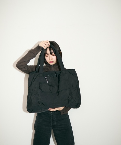 TONER(トナー)の「ナイロンミリタリートートバッグ/ロゴプレート付き(トートバッグ・レディース・ブラウン/カーキ/ブラック/オフホワイト/レッド・FREE)」の8枚目の写真