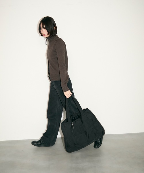 TONER(トナー)の「ナイロンミリタリートートバッグ/ロゴプレート付き(トートバッグ・レディース・ブラウン/カーキ/ブラック/オフホワイト/レッド・FREE)」の12枚目の写真