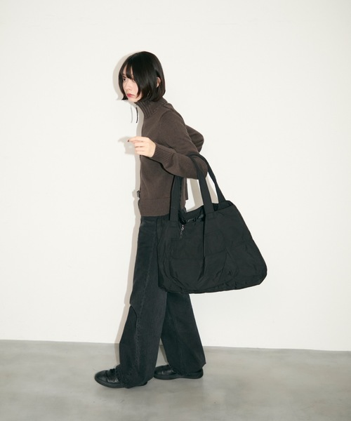 TONER(トナー)の「ナイロンミリタリートートバッグ/ロゴプレート付き(トートバッグ・レディース・ブラウン/カーキ/ブラック/オフホワイト/レッド・FREE)」の15枚目の写真