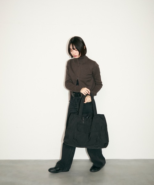TONER(トナー)の「ナイロンミリタリートートバッグ/ロゴプレート付き(トートバッグ・レディース・ブラウン/カーキ/ブラック/オフホワイト/レッド・FREE)」の18枚目の写真