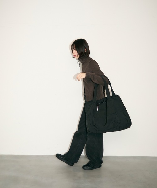TONER(トナー)の「ナイロンミリタリートートバッグ/ロゴプレート付き(トートバッグ・レディース・ブラウン/カーキ/ブラック/オフホワイト/レッド・FREE)」の20枚目の写真