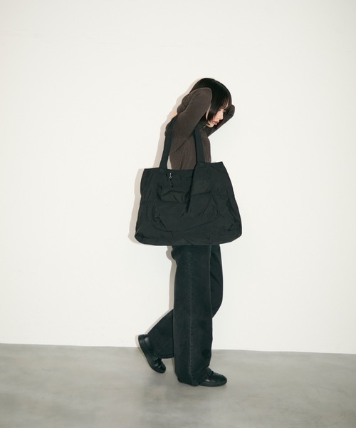 TONER(トナー)の「ナイロンミリタリートートバッグ/ロゴプレート付き(トートバッグ・レディース・ブラウン/カーキ/ブラック/オフホワイト/レッド・FREE)」の21枚目の写真