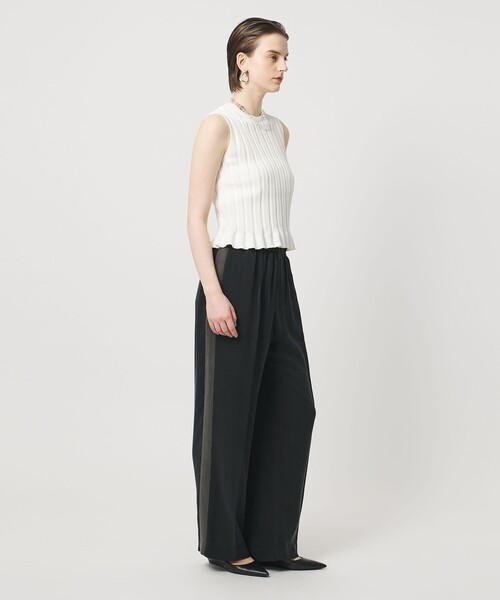 ASTRAET(アストラット)の「<ASTRAET>キュプラ サテン ソクショウ ワイドパンツ(その他パンツ・レディース・ダークグレー/ブラック・00/0/1)」の4枚目の写真