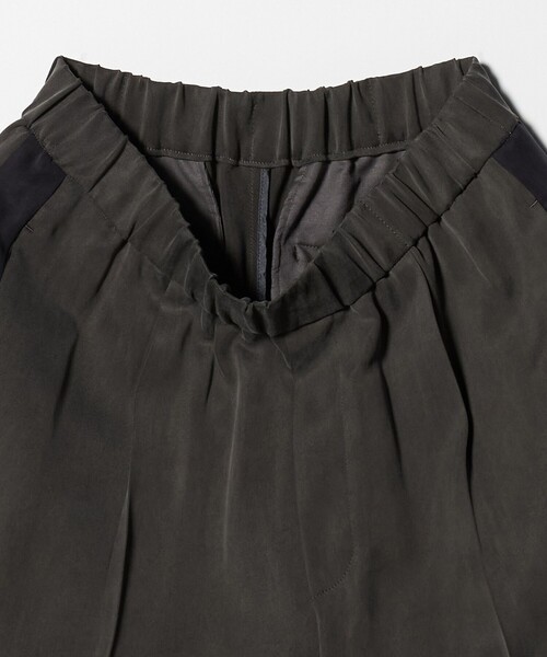 ASTRAET(アストラット)の「<ASTRAET>キュプラ サテン ソクショウ ワイドパンツ(その他パンツ・レディース・ダークグレー/ブラック・00/0/1)」の19枚目の写真