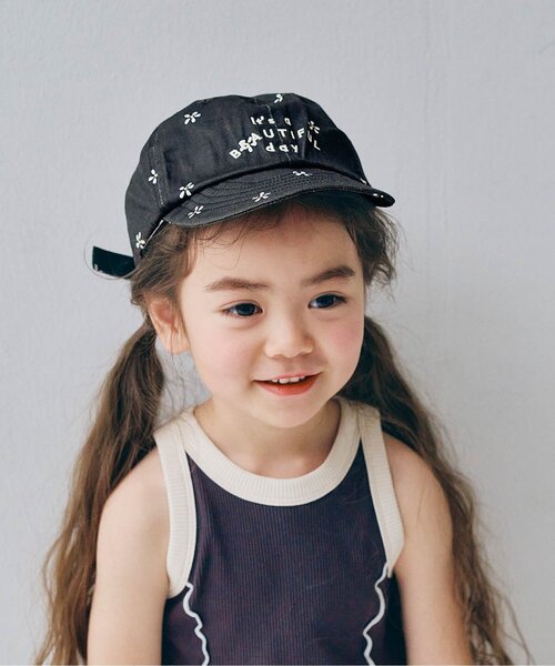 p.premier（ピードットプルミエ）の「ロゴ刺繍キャップ（キャップ・キッズ・ストライプ/チャコール/ダークブラウン/グリーン/ブラック/レッド/ピンク・58/54/50）」の2枚目の写真