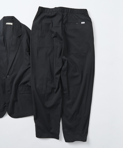 FREAK'S STORE（フリークスストア）の「限定展開 AiRide/エアライド リラックスフィット ポケッタブルトラベルセットアップ/テーラードジャケット/ワイドテーパードパンツ/吸水速乾/UVカット（セットアップ・メンズ・ブラック/グレイッシュベージュ/ネイビー/チャコールグレー・LARGE/MEDIUM/SMALL）」の21枚目の写真