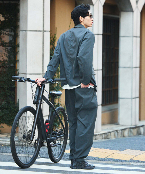 FREAK'S STORE（フリークスストア）の「限定展開 AiRide/エアライド リラックスフィット ポケッタブルトラベルセットアップ/テーラードジャケット/ワイドテーパードパンツ/吸水速乾/UVカット（セットアップ・メンズ・ブラック/グレイッシュベージュ/ネイビー/チャコールグレー・LARGE/MEDIUM/SMALL）」の11枚目の写真