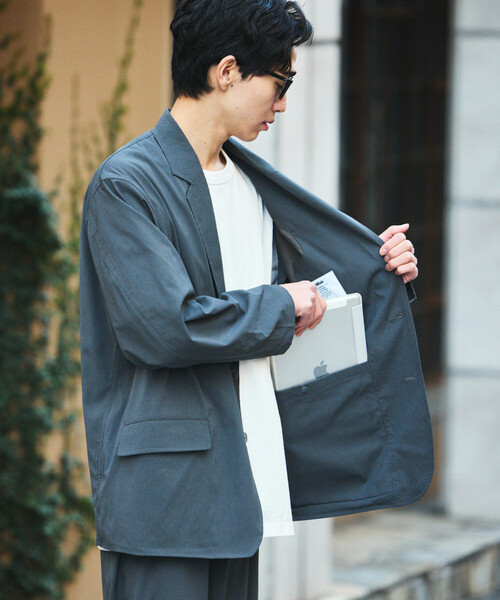 FREAK'S STORE（フリークスストア）の「限定展開 AiRide/エアライド リラックスフィット ポケッタブルトラベルセットアップ/テーラードジャケット/ワイドテーパードパンツ/吸水速乾/UVカット（セットアップ・メンズ・ブラック/グレイッシュベージュ/ネイビー/チャコールグレー・LARGE/MEDIUM/SMALL）」の13枚目の写真