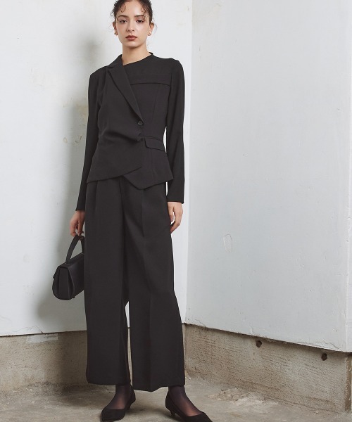 Callarus Black Formal（カラルスブラックフォーマル）の「前開きアシメジャケットドッキングデザインブラウス+ワイドパンツセットアップ〔Callarus〕洗える防しわ（スーツセット・レディース・ブラック・M/L/LL/3L）」の3枚目の写真