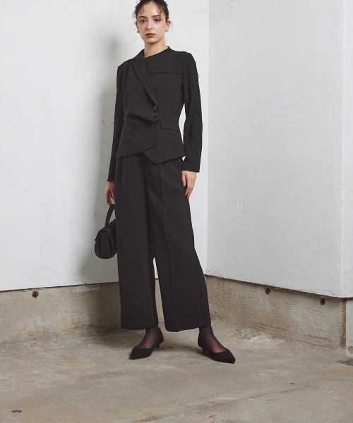 Callarus Black Formal（カラルスブラックフォーマル）の「前開きアシメジャケットドッキングデザインブラウス+ワイドパンツセットアップ〔Callarus〕洗える防しわ（スーツセット・レディース・ブラック・M/L/LL/3L）」の4枚目の写真