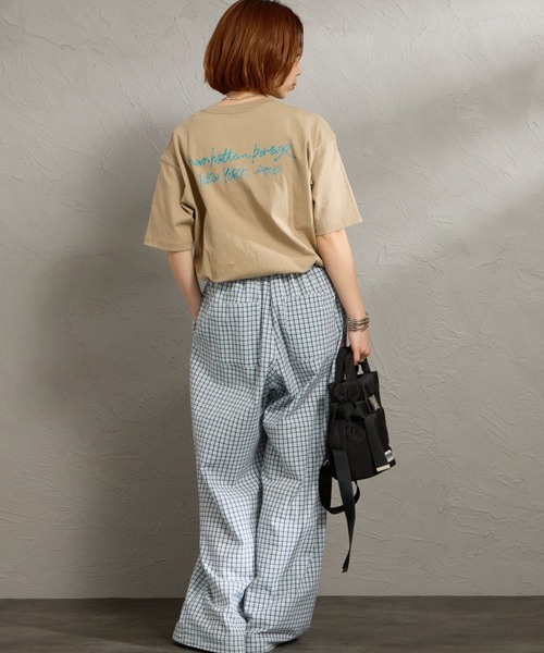 Manhattan Portage（マンハッタンポーテージ）の「【WEB先行予約】［MANHATTAN PORTAGE/マンハッタンポーテージ］ 別注 フォトプリントTシャツ（Tシャツ/カットソー・レディース・ベージュ/ホワイト/ネイビー・M/S/XL/L）」の21枚目の写真