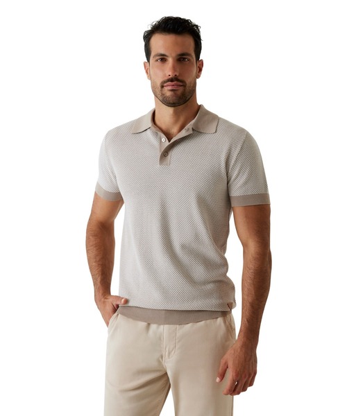 Guess（ゲス）の「LAKE Bi-Color Stitched Sweater（ポロシャツ・メンズ・ブラック/ベージュ・SMALL/X-LARGE/LARGE/MEDIUM）」の8枚目の写真