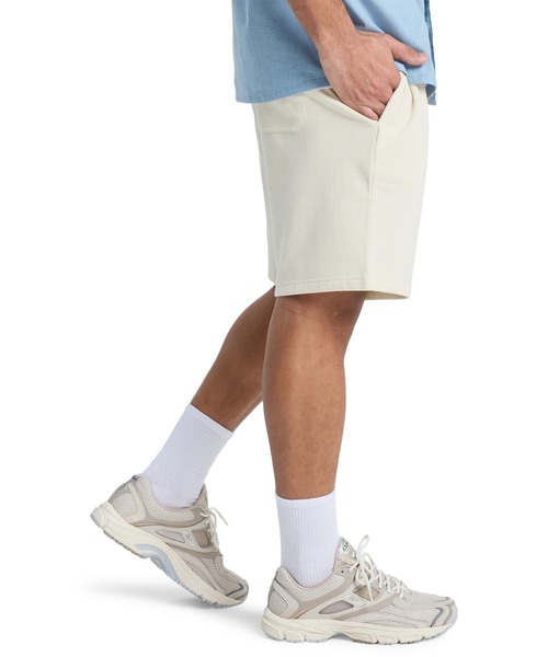 Quiksilver(クイックシルバー)の「QUIKSILVER メンズ BASIC FLEECE SHORT YOUNG MEN スウェットショートパンツ 裏起毛 【2026年春夏モデル】/ウエストゴムハーフパンツ(スウェットパンツ・メンズ・ブラック系その他/ホワイト・LARGE/MEDIUM)」の9枚目の写真