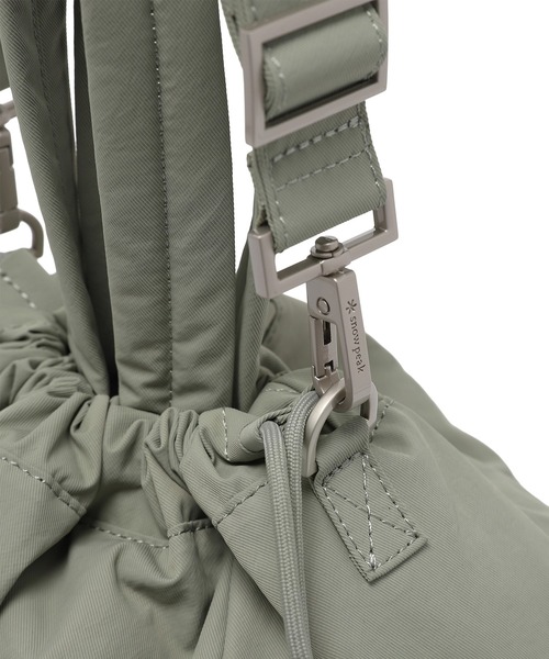 Snow Peak(スノーピーク)の「Snow Peak / Softwill Bucket Bag ソフトウィル バケットバッグ 海外限定(ショルダーバッグ・レディース・カーキ/ライトベージュ/ブラック/コーラルピンク・ONE SIZE)」の9枚目の写真
