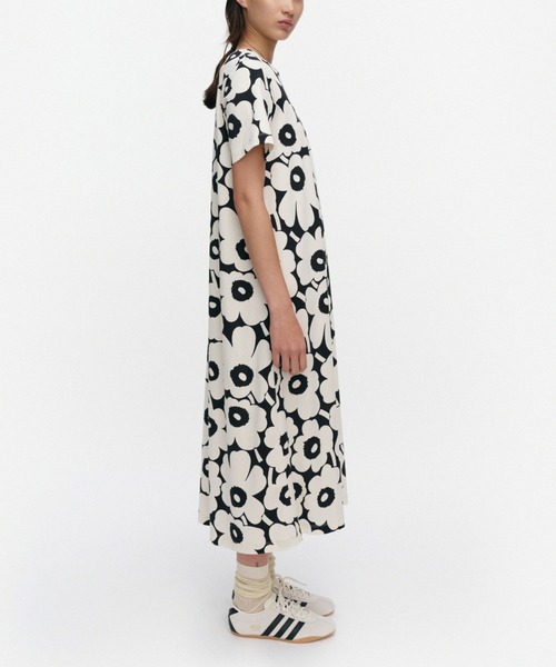 marimekko（マリメッコ）の「Pisteinen Unikko / Dress（ワンピース・レディース・ブラック・SMALL/X-SMALL/X-LARGE/LARGE/MEDIUM）」の6枚目の写真