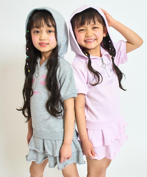 ANAP kids(アナップキッズ)の「ティアード スカート フーディー ワンピース(ワンピース・キッズ・ライトグレー/ライトピンク・110/120/130)」の3枚目の写真