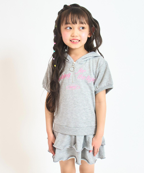 ANAP kids(アナップキッズ)の「ティアード スカート フーディー ワンピース(ワンピース・キッズ・ライトグレー/ライトピンク・110/120/130)」の6枚目の写真