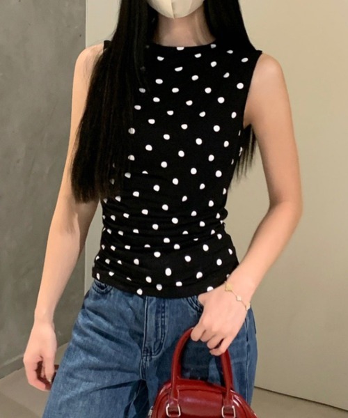 Sibra（シブラ）の「ドット柄ハイネックノースリーブシャーリングトップス（タンクトップ・レディース・ブラック/アイボリー・M）」の10枚目の写真