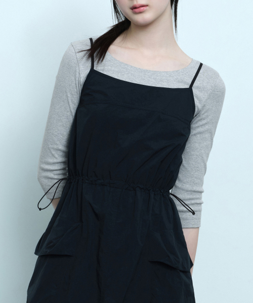 MUSINSA STANDARD WOMAN（ムシンサスタンダードウーマン）の「ウィメンズナイロンスリーブレスカーゴドレス[ブラック]（ワンピース・レディース・その他・X-SMALL/SMALL/MEDIUM/LARGE）」の4枚目の写真