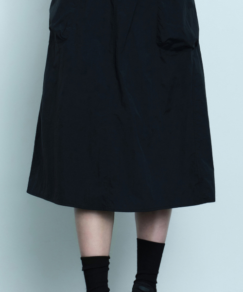 MUSINSA STANDARD WOMAN（ムシンサスタンダードウーマン）の「ウィメンズナイロンスリーブレスカーゴドレス[ブラック]（ワンピース・レディース・その他・X-SMALL/SMALL/MEDIUM/LARGE）」の6枚目の写真