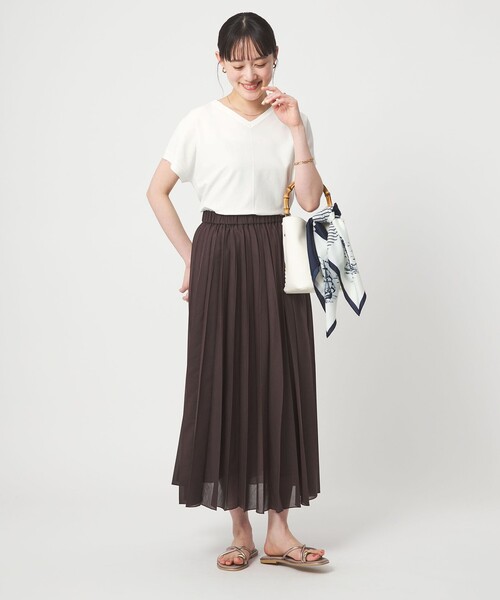 green label relaxing（グリーンレーベルリラクシング）の「Vネック プルオーバー ニット ウォッシャブル 接触冷感 UVカット（ニット/セーター・レディース・ライム/ダークブラウン/ホワイト/ブラック・FREE）」の18枚目の写真