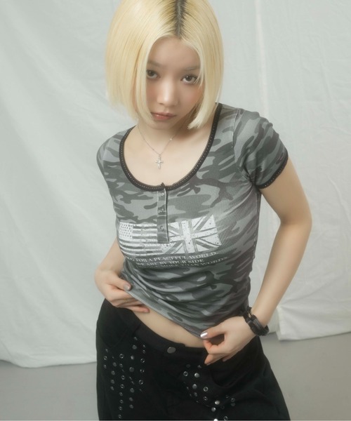 sedacle girl(セダクルガール)の「ヘンリーユニオンリブT(Tシャツ/カットソー・レディース・ブラック/カーキ・MEDIUM/SMALL)」の6枚目の写真