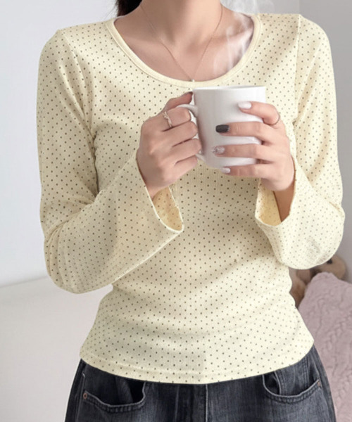 VIVID LADY（ビビッドレディー）の「ドット柄  ロングスリーブ Tシャツ（Tシャツ/カットソー・レディース・アイボリー/クリーム/ブラック・FREE）」の3枚目の写真