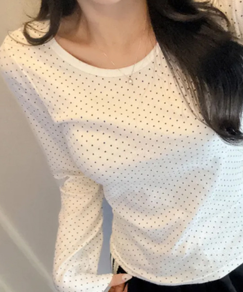 VIVID LADY（ビビッドレディー）の「ドット柄  ロングスリーブ Tシャツ（Tシャツ/カットソー・レディース・アイボリー/クリーム/ブラック・FREE）」の7枚目の写真