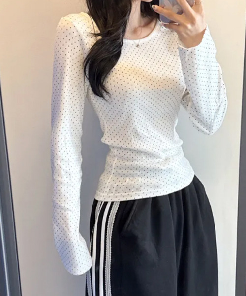 VIVID LADY（ビビッドレディー）の「ドット柄  ロングスリーブ Tシャツ（Tシャツ/カットソー・レディース・アイボリー/クリーム/ブラック・FREE）」の4枚目の写真