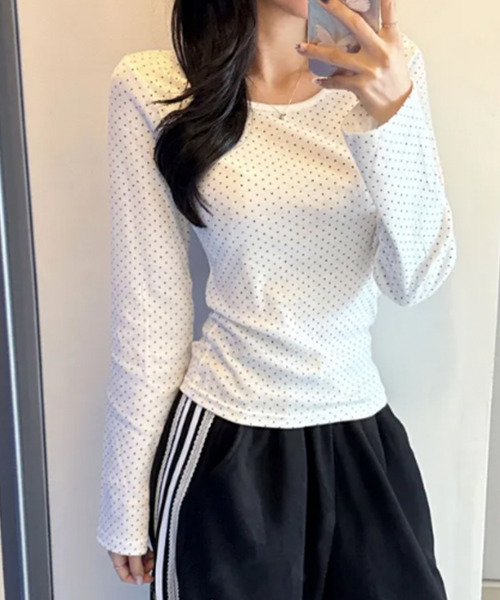 VIVID LADY（ビビッドレディー）の「ドット柄  ロングスリーブ Tシャツ（Tシャツ/カットソー・レディース・アイボリー/クリーム/ブラック・FREE）」の5枚目の写真